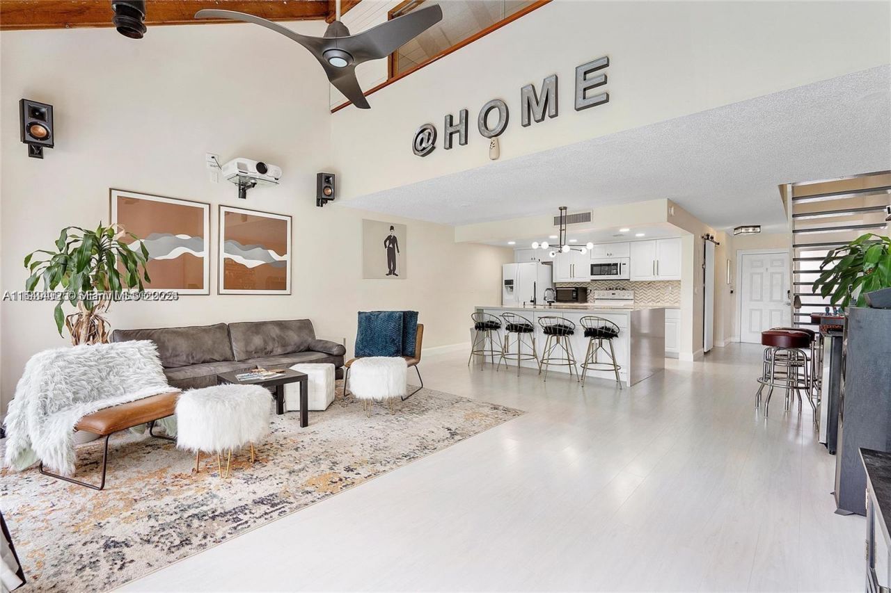 1281 W Fairway Rd, Pembroke Pines, FL 33026 Photo