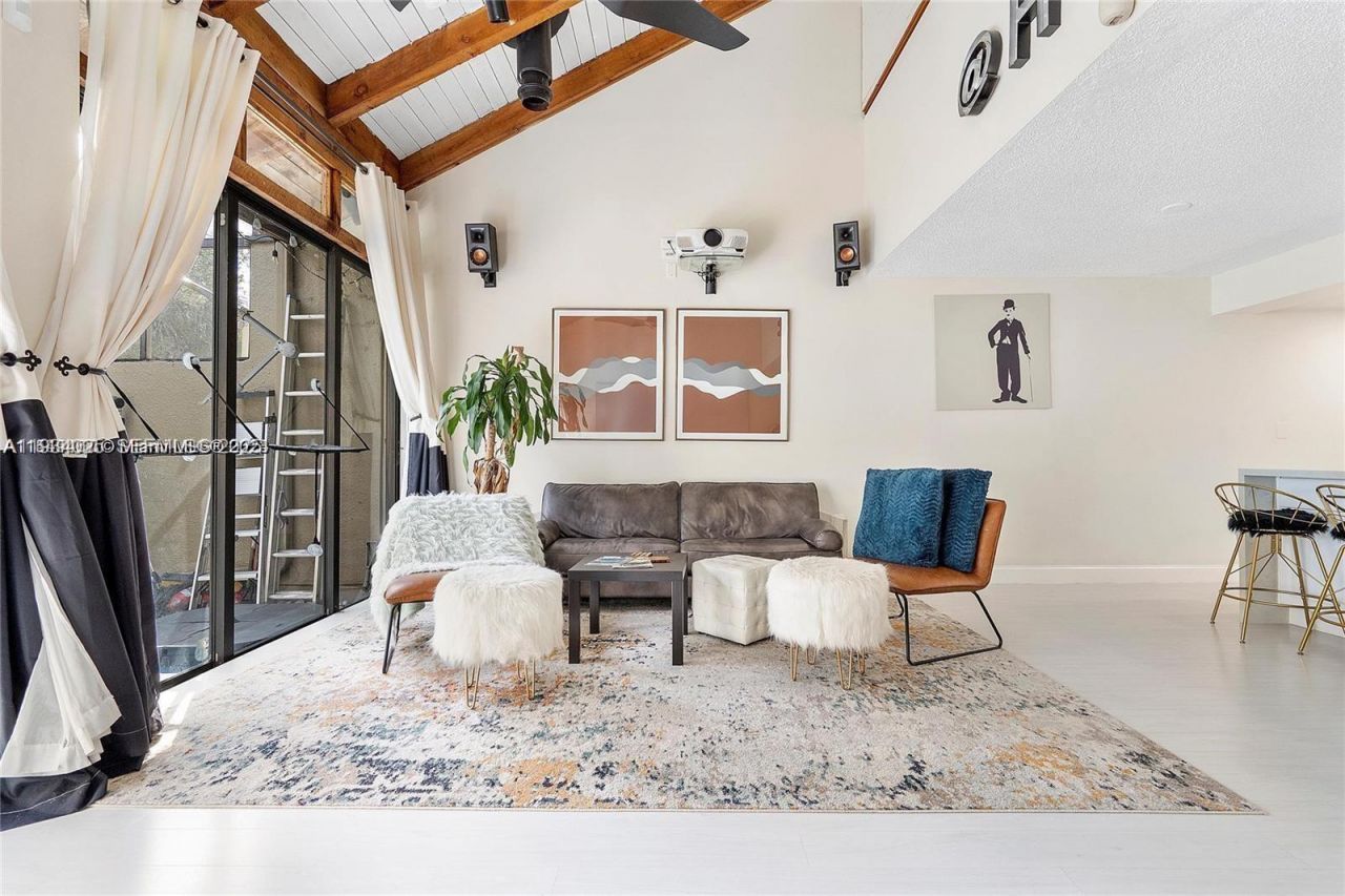 1281 W Fairway Rd, Pembroke Pines, FL 33026 Photo