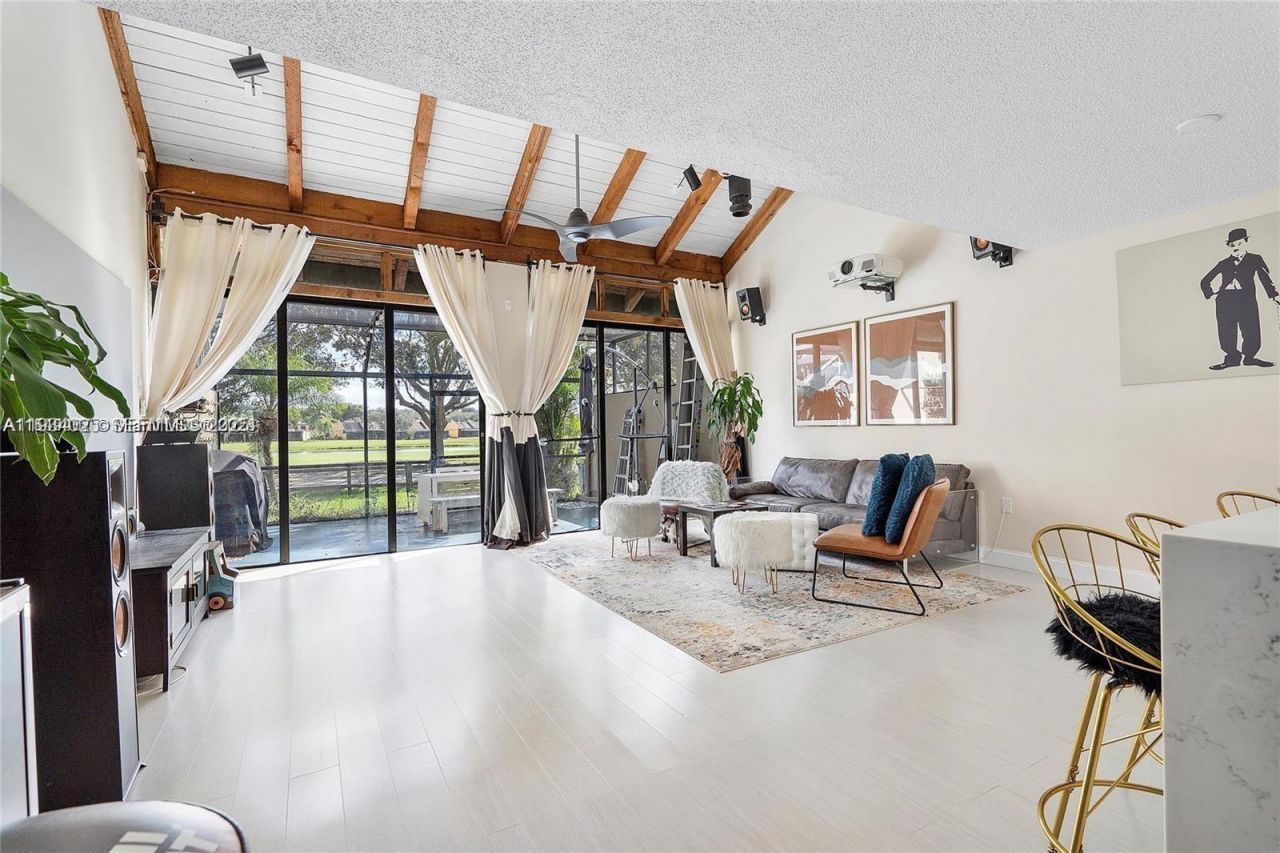 1281 W Fairway Rd, Pembroke Pines, FL 33026 Photo