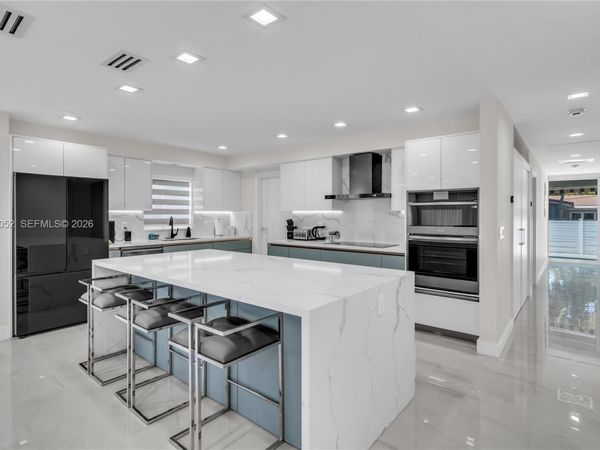 1045 Hollywood Blvd, Hollywood, FL 33019