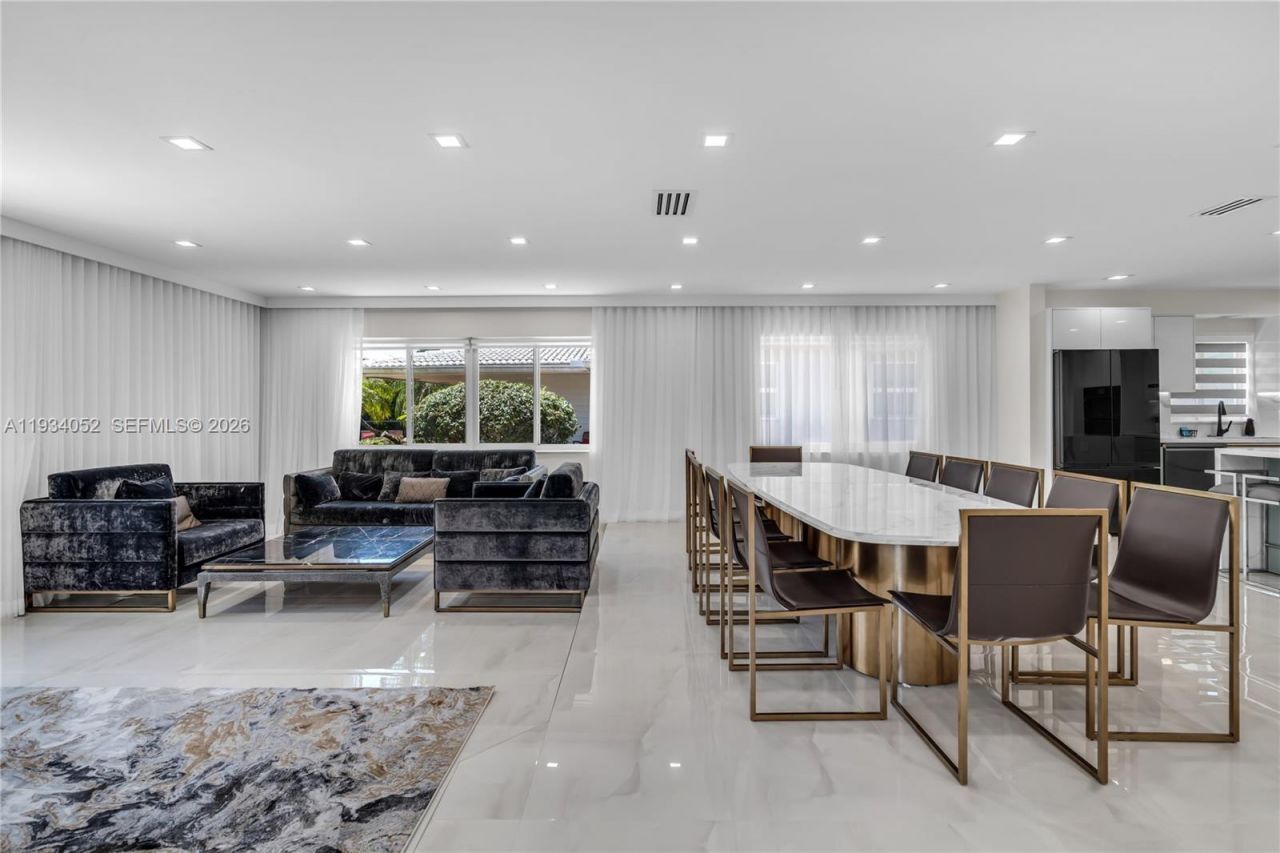 1045 Hollywood Blvd, Hollywood, FL 33019 Photo