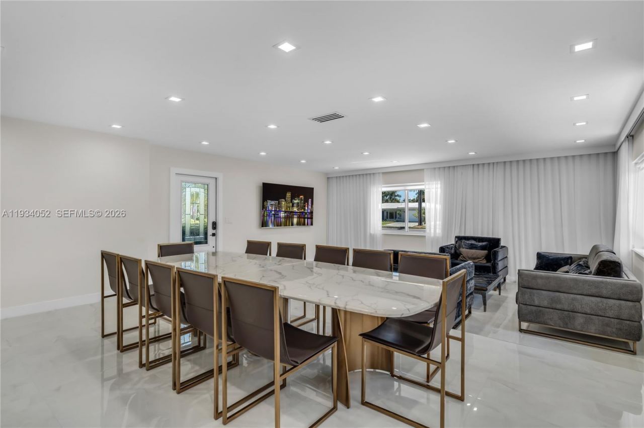 1045 Hollywood Blvd, Hollywood, FL 33019 Photo