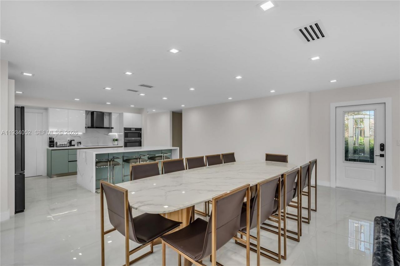 1045 Hollywood Blvd, Hollywood, FL 33019 Photo