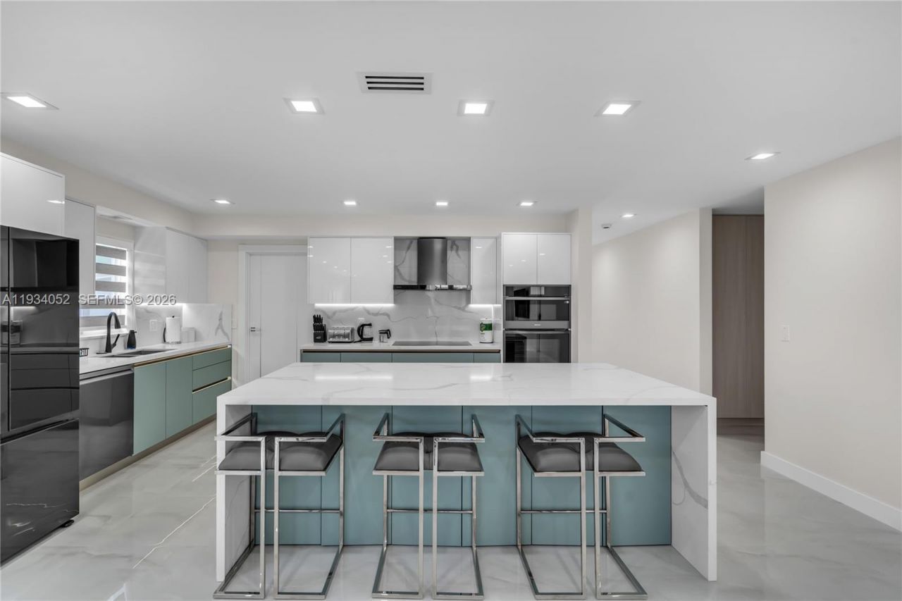 1045 Hollywood Blvd, Hollywood, FL 33019 Photo