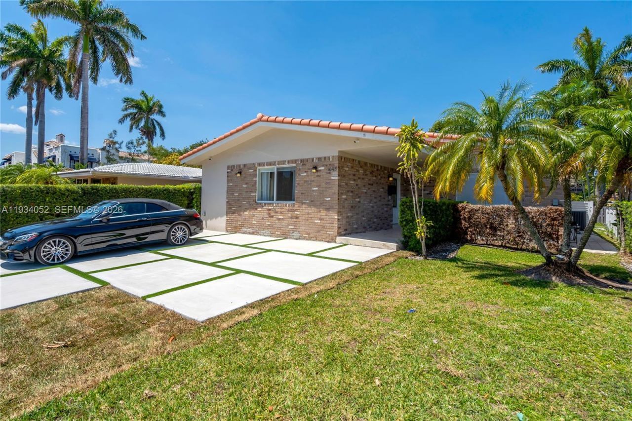 1045 Hollywood Blvd, Hollywood, FL 33019 Photo