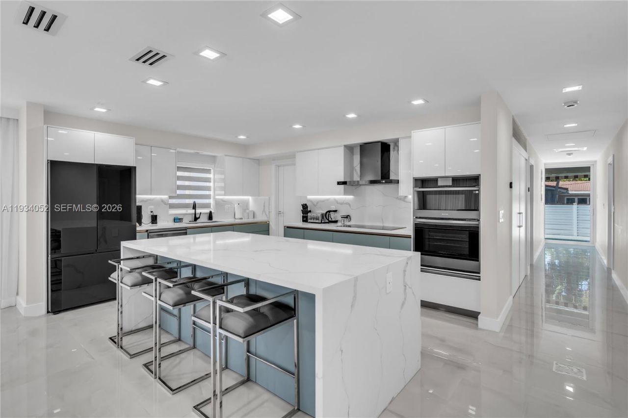 1045 Hollywood Blvd, Hollywood, FL 33019 Photo