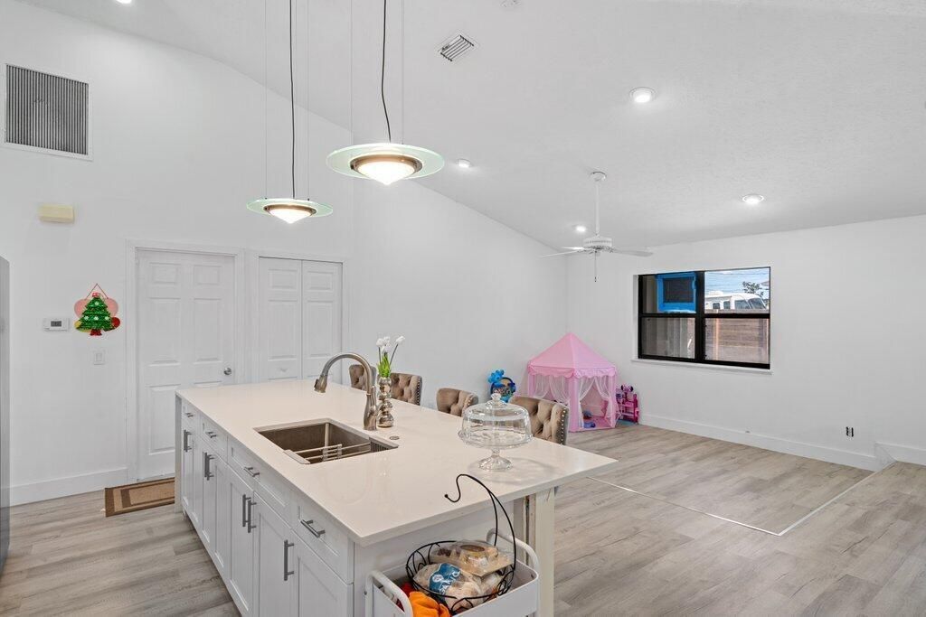 434 SW Jeanne Avenue, Port Saint Lucie, FL 34953 Photo