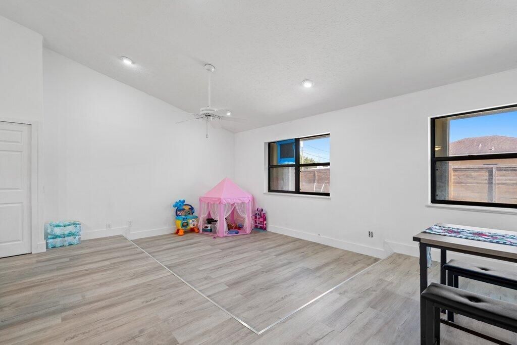 434 SW Jeanne Avenue, Port Saint Lucie, FL 34953 Photo