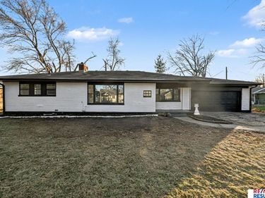 8339 Izard Street, Omaha, NE 68114