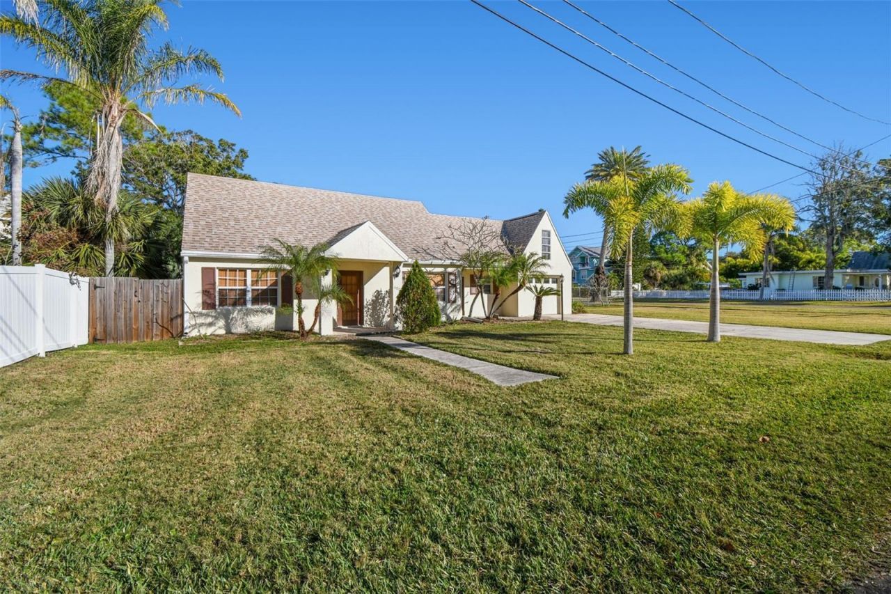 600 Tennessee Avenue, Crystal Beach, FL 34681 Photo