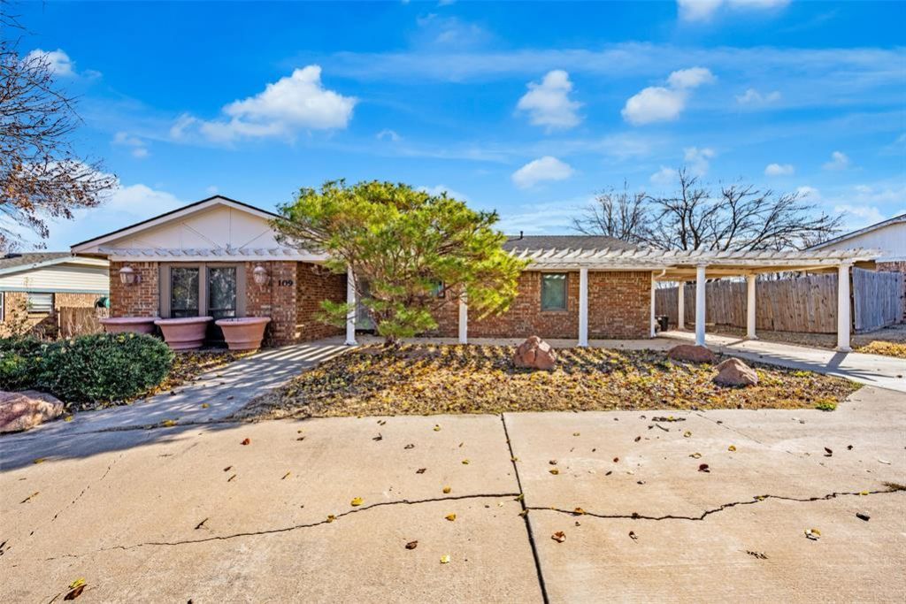 109 Sunny Lane, Elgin, OK 73538 Main Photo
