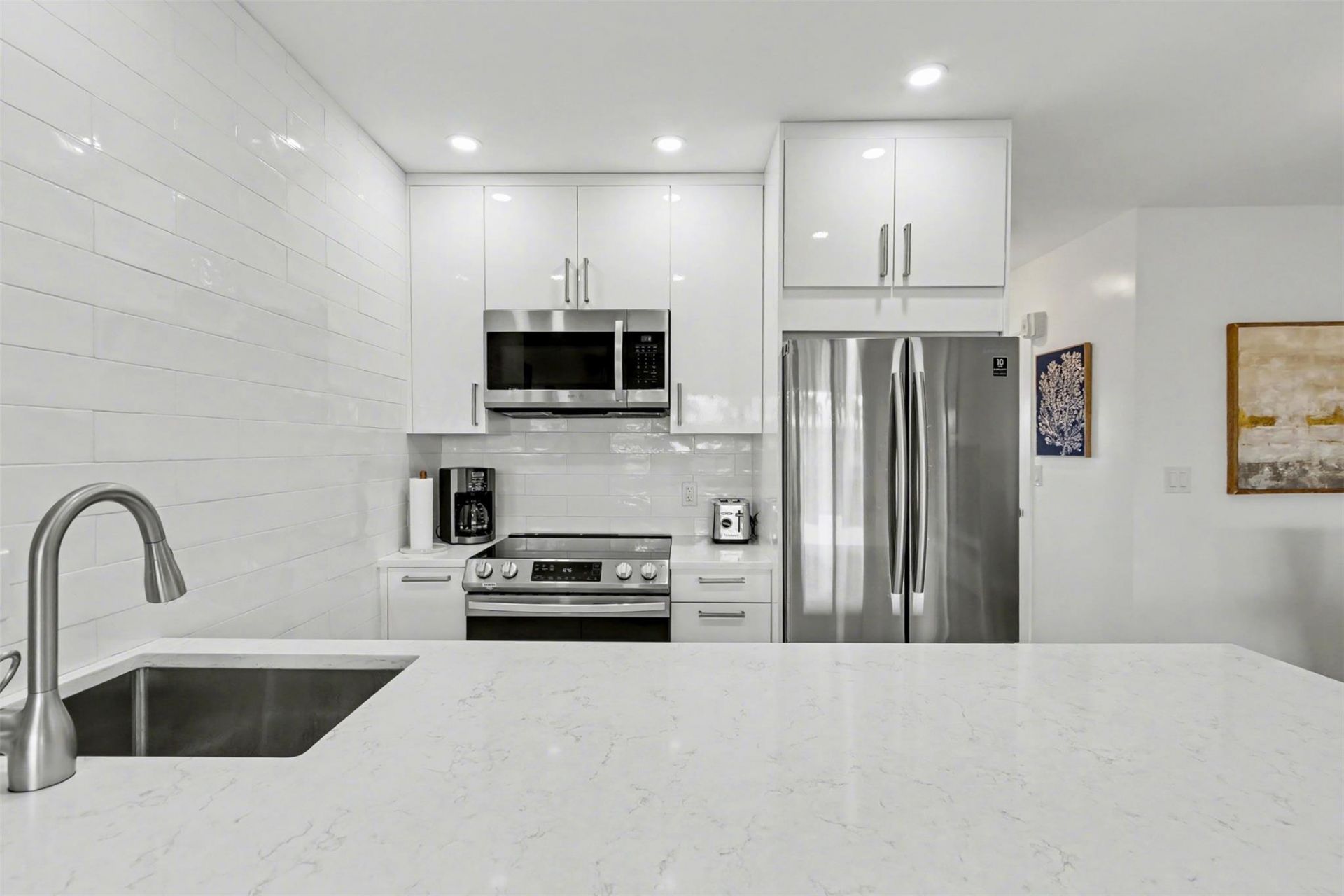 901 SW 11th Avenue, Unit 16H, Hallandale Beach, FL 33009 Photo