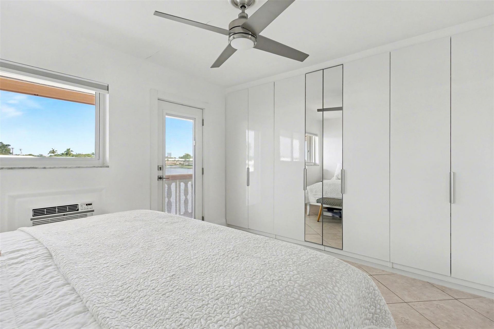 901 SW 11th Avenue, Unit 16H, Hallandale Beach, FL 33009 Photo