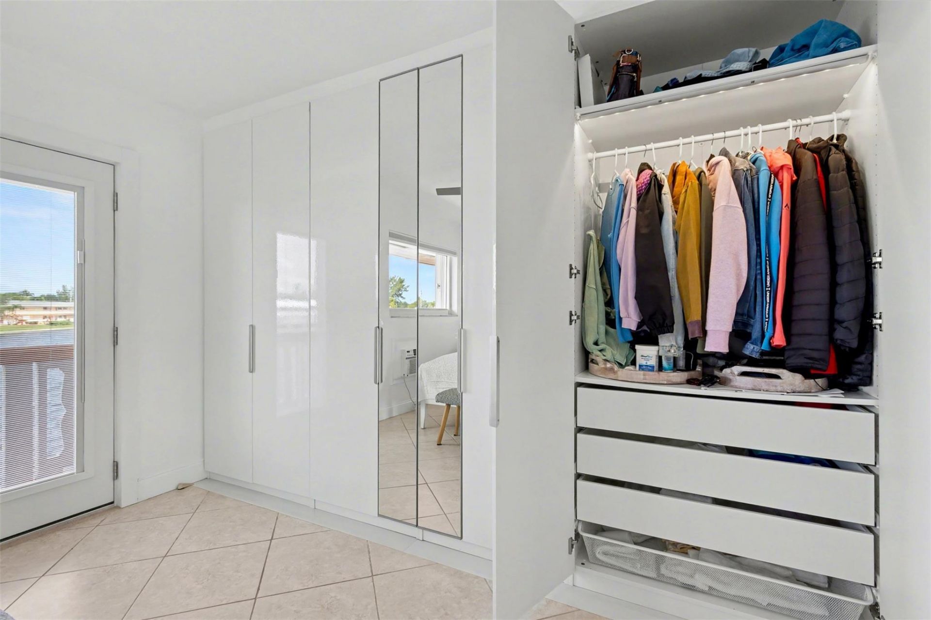 901 SW 11th Avenue, Unit 16H, Hallandale Beach, FL 33009 Photo