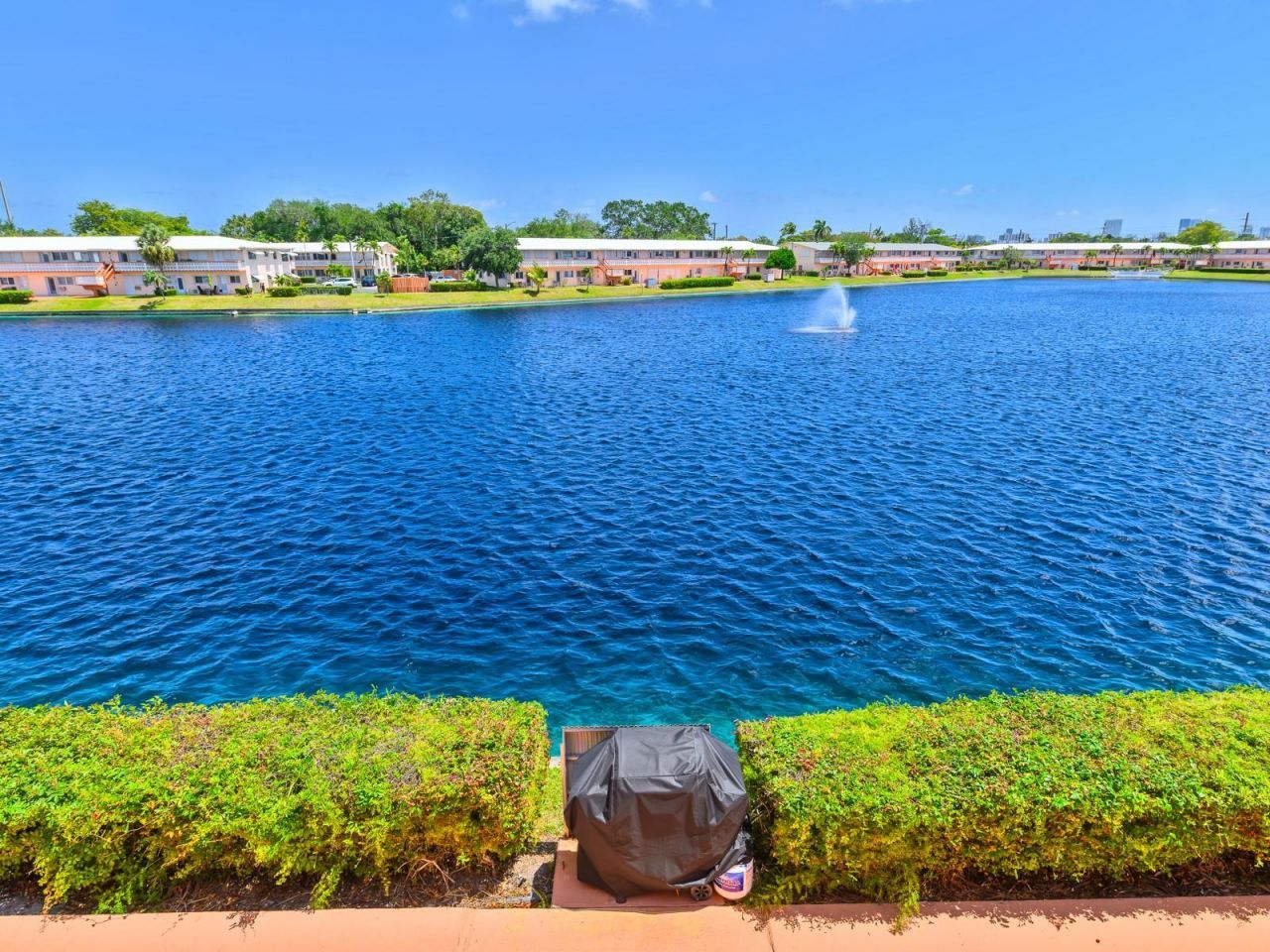 901 SW 11th Avenue, Unit 16H, Hallandale Beach, FL 33009 Photo