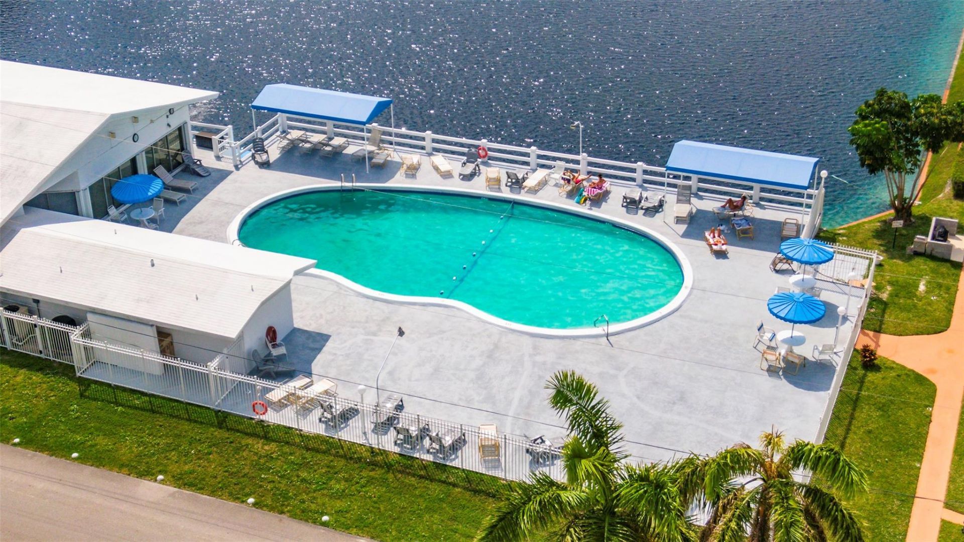 901 SW 11th Avenue, Unit 16H, Hallandale Beach, FL 33009 Photo