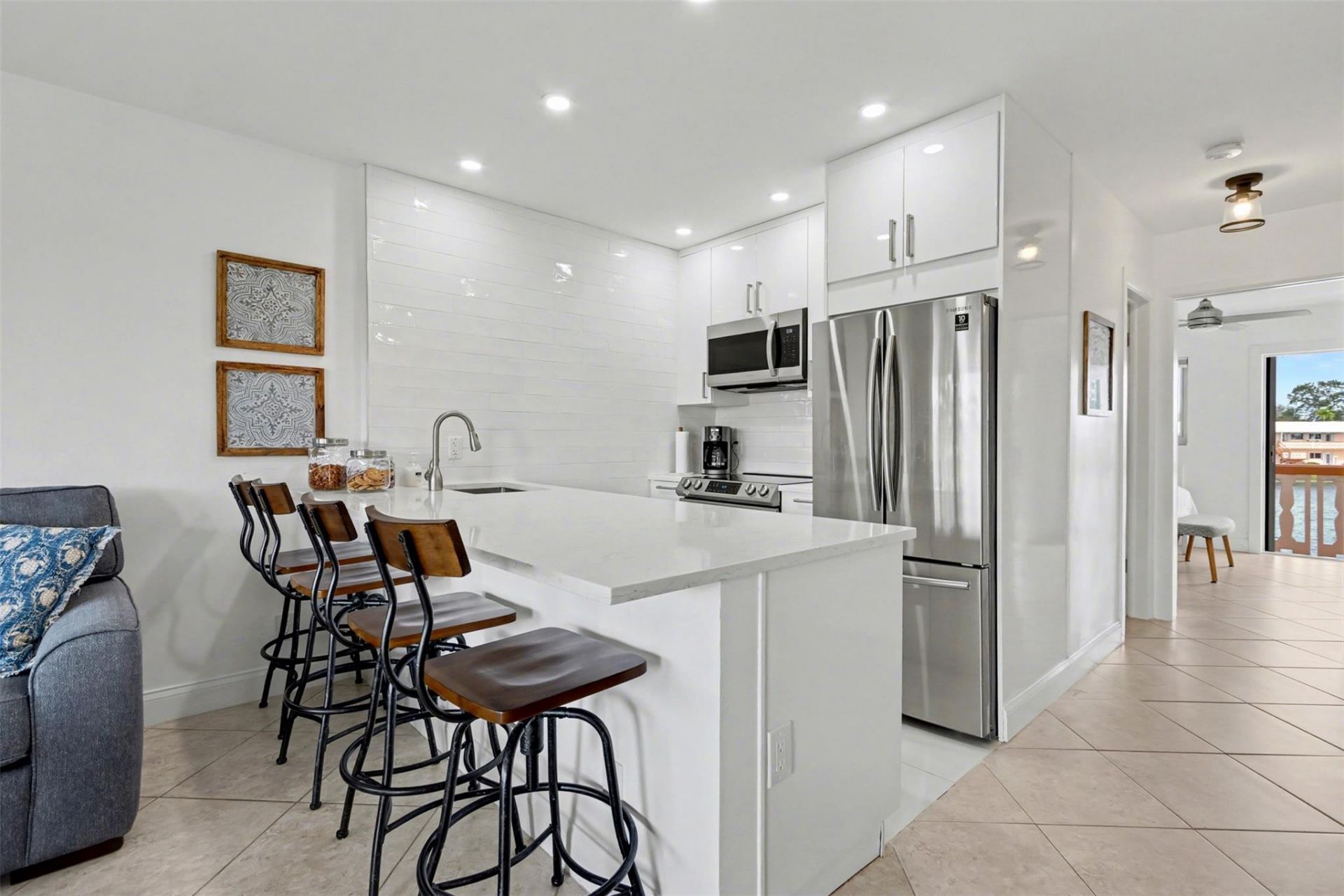 901 SW 11th Avenue, Unit 16H, Hallandale Beach, FL 33009 Photo