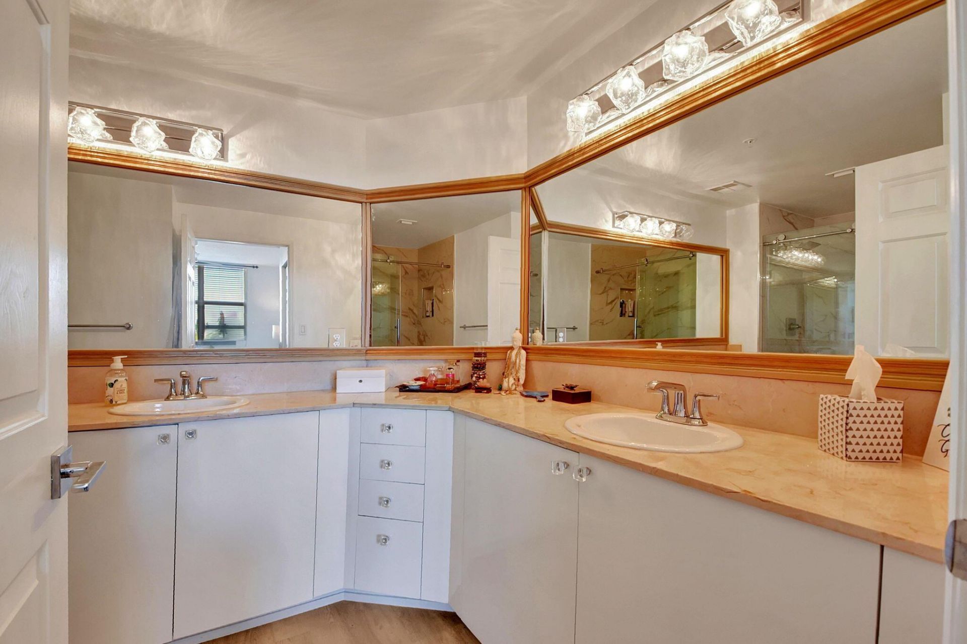 802 W Windward Way, Unit 303, Lantana, FL 33462 Photo