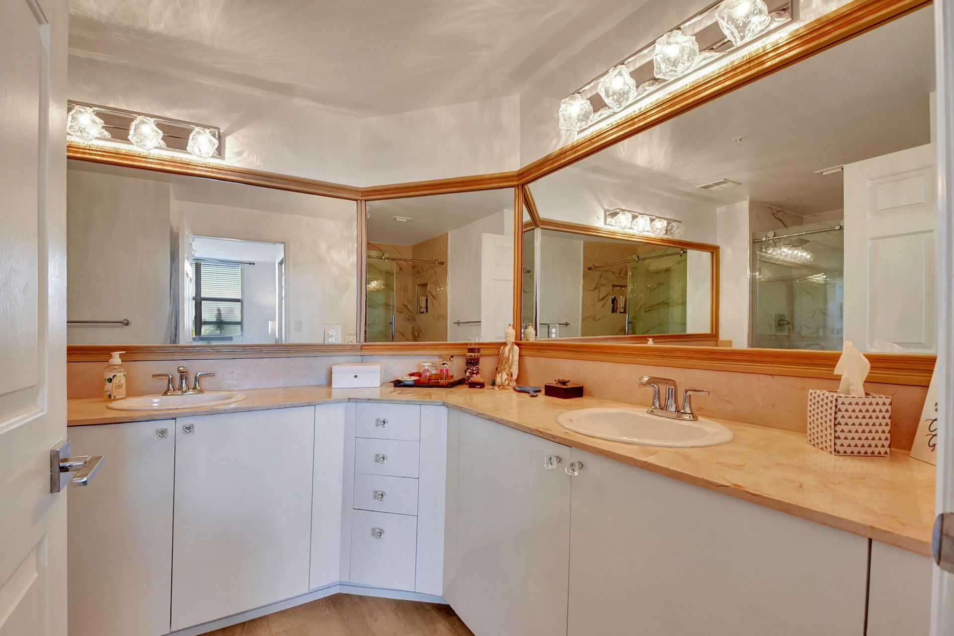 802 W Windward Way, Unit 303, Lantana, FL 33462 Photo