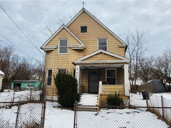 6639 Ovington, Cleveland, OH 44127