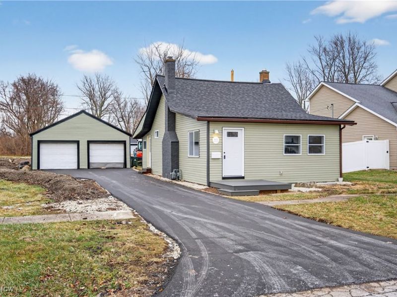 605 W Shore Boulevard, Sheffield Lake, OH 44054 Photo 1