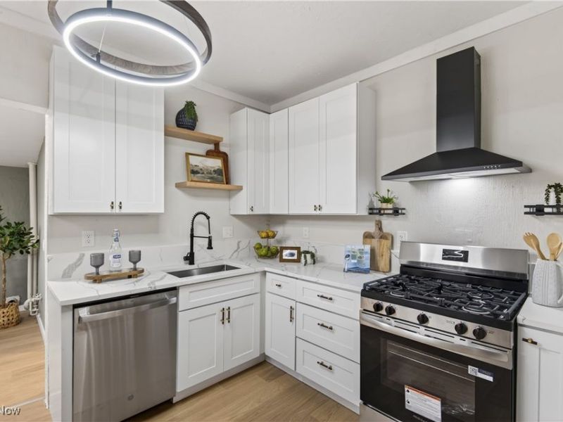 605 W Shore Boulevard, Sheffield Lake, OH 44054 Photo 10