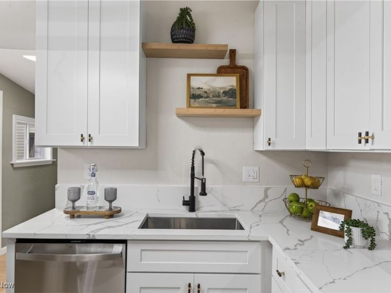 605 W Shore Boulevard, Sheffield Lake, OH 44054 Photo 12