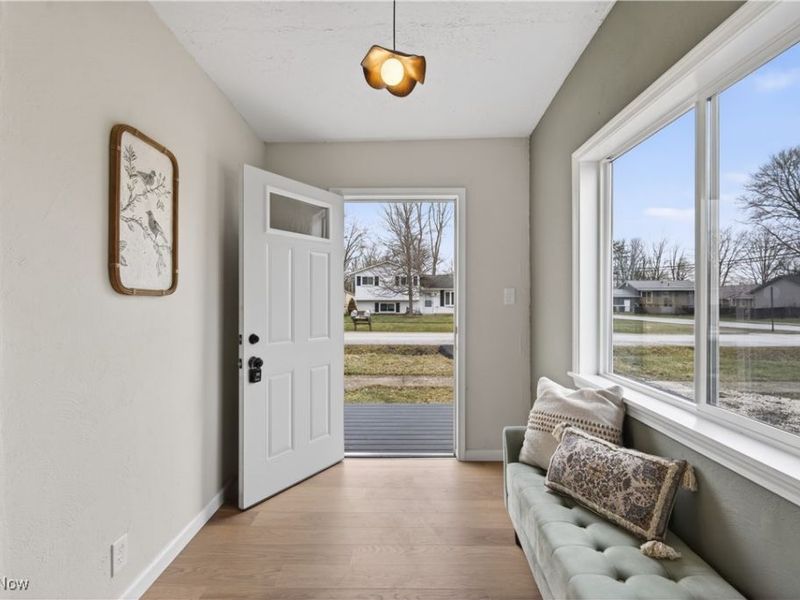 605 W Shore Boulevard, Sheffield Lake, OH 44054 Photo 2