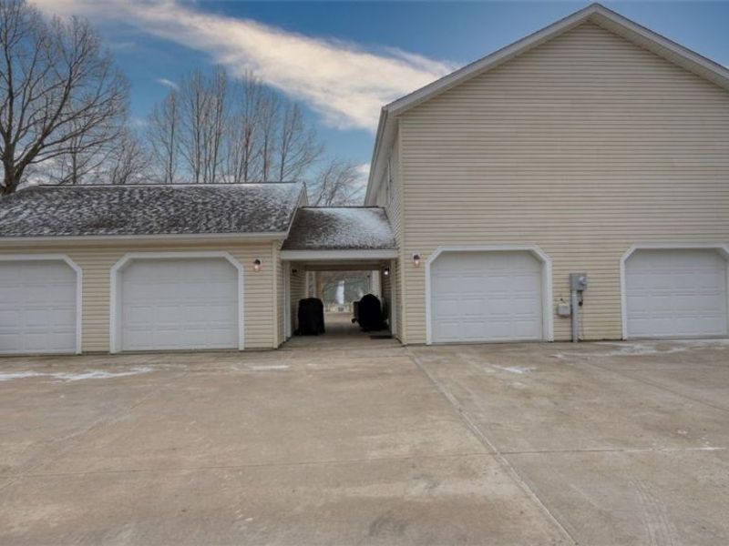 7034 Eaglepoint Drive, Nashport, OH 43830 Photo 3