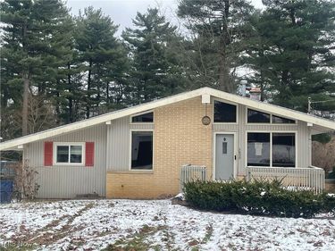 3809 N Glenridge Road, Green, OH 44319