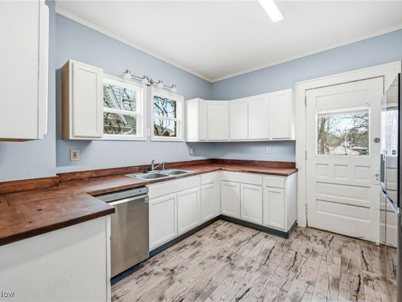 2260 Coronado Avenue, Youngstown, OH 44504 Photo 10