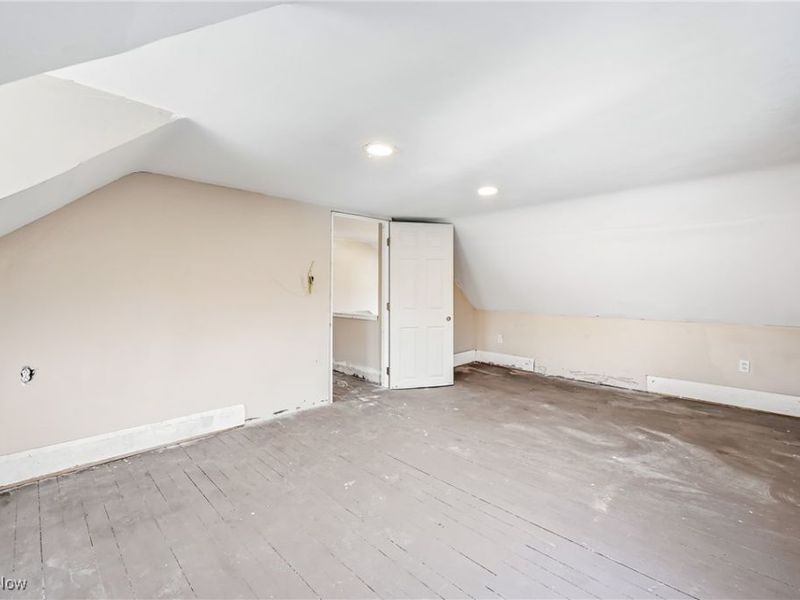 2260 Coronado Avenue, Youngstown, OH 44504 Photo 27