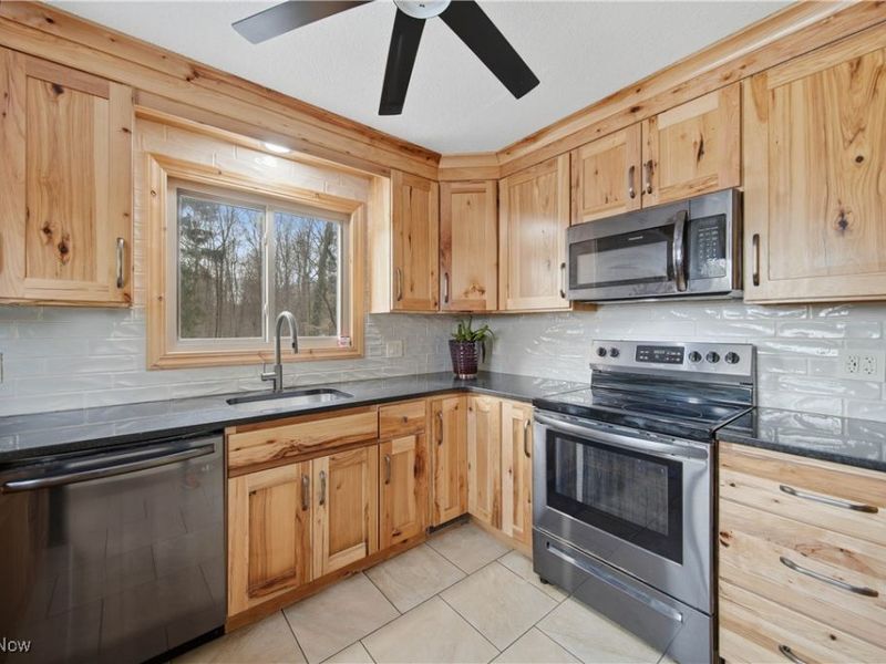 12430 Millersburg Road SW, Massillon, OH 44647 Photo 10