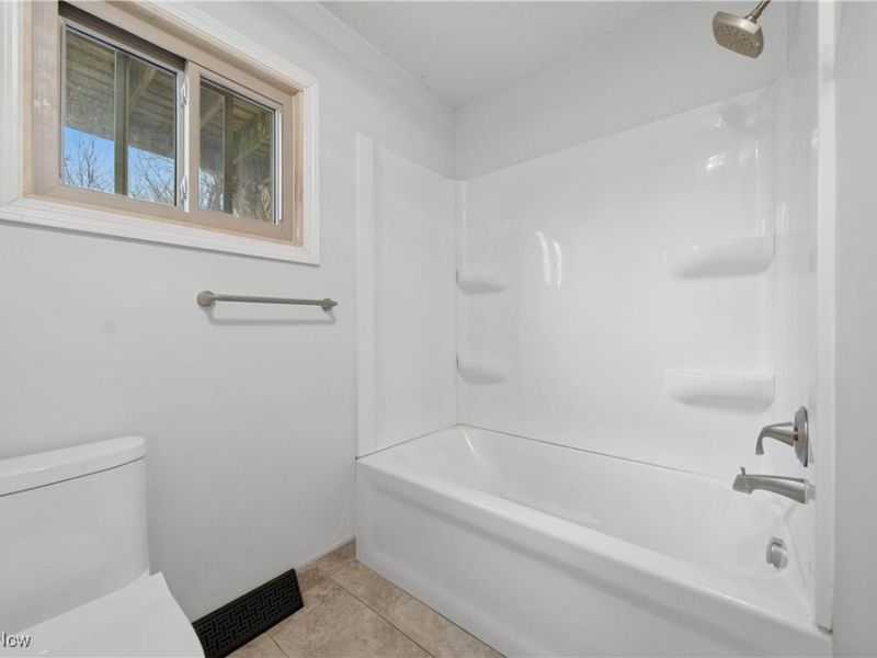 12430 Millersburg Road SW, Massillon, OH 44647 Photo 25