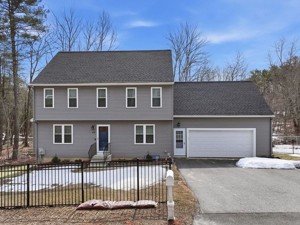 129 Quinapoxet Street, Holden, MA 01522