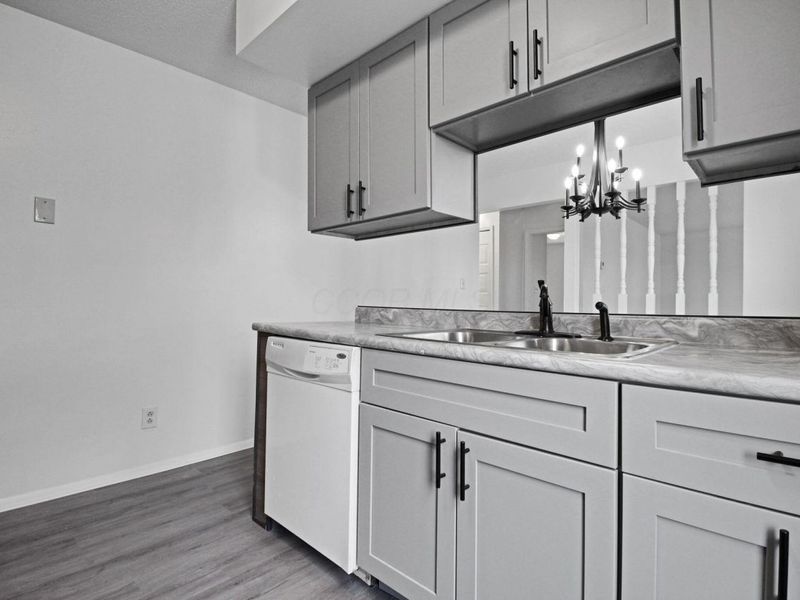 5936 Glennon Drive, Galloway, OH 43119 Photo 13