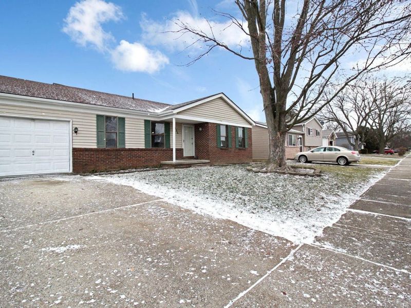 5936 Glennon Drive, Galloway, OH 43119 Photo 2