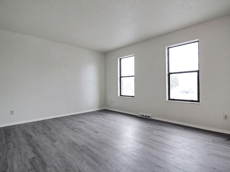 5936 Glennon Drive, Galloway, OH 43119 Photo 7