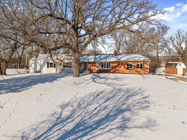 8210 Ridgewood Road, RockIsland, IL 61201