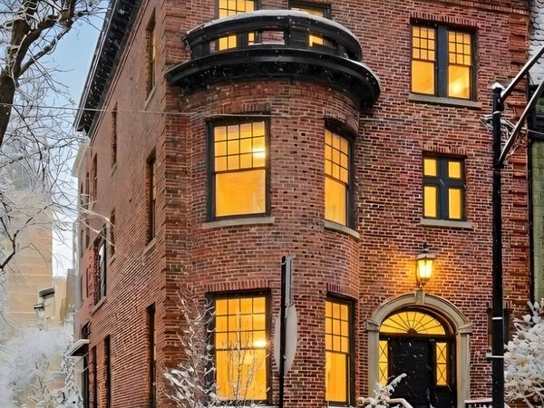 1401 N Astor Street, Chicago, IL 60610