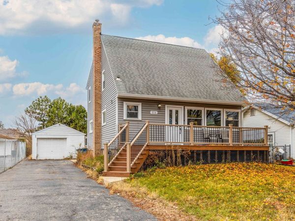 516 N Emroy Avenue, Elmhurst, IL 60126