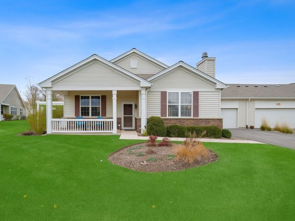 672 N Falls Circle, Pingree Grove, IL 60140