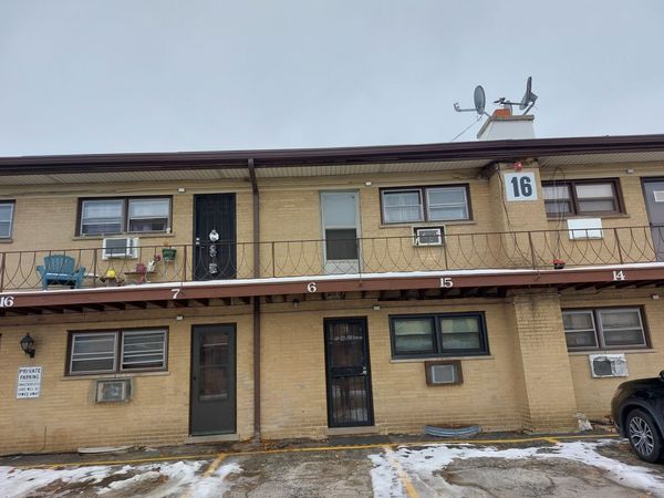 16 King Arthur Court, Unit 16, Northlake, IL 60164