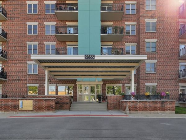 9355 Irving Park Road, Unit 522, Schiller Park, IL 60176