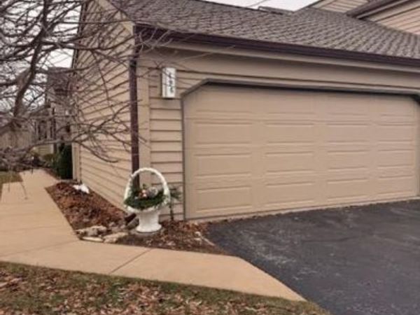 494 Shoreline Road, Unit 670, Lake Barrington, IL 60010