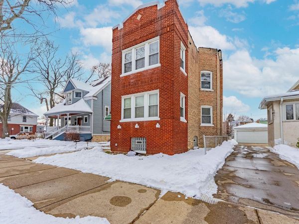 4706 N Kilpatrick Avenue, Chicago, IL 60630