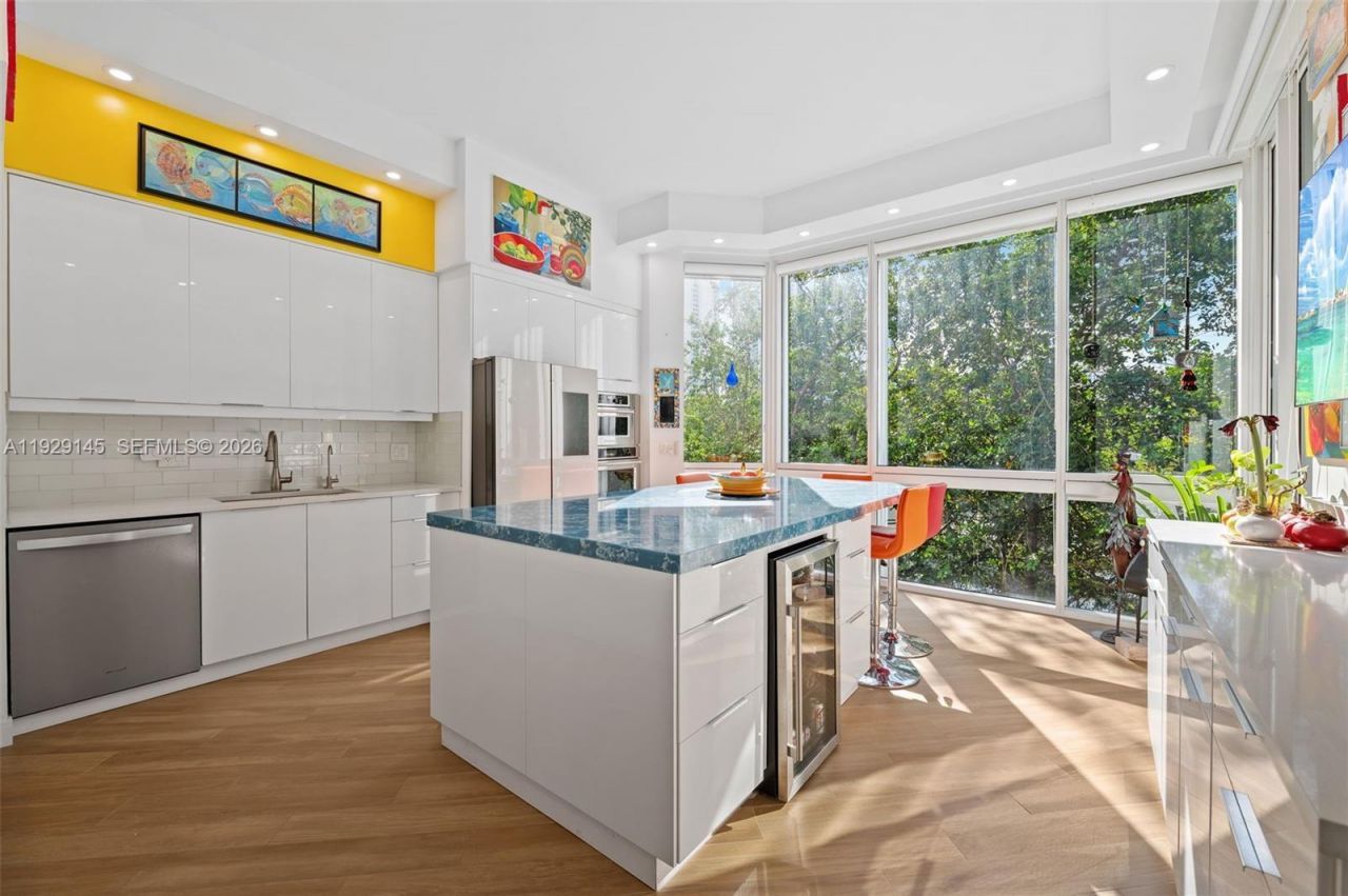 16400 Collins Ave, Unit TH-4, Sunny Isles Beach, FL 33160 Photo