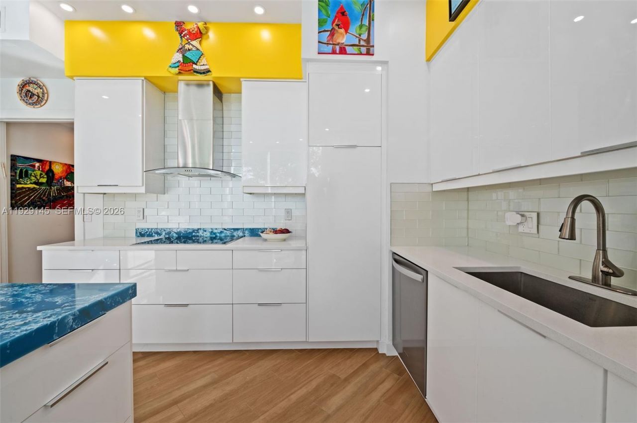 16400 Collins Ave, Unit TH-4, Sunny Isles Beach, FL 33160 Photo