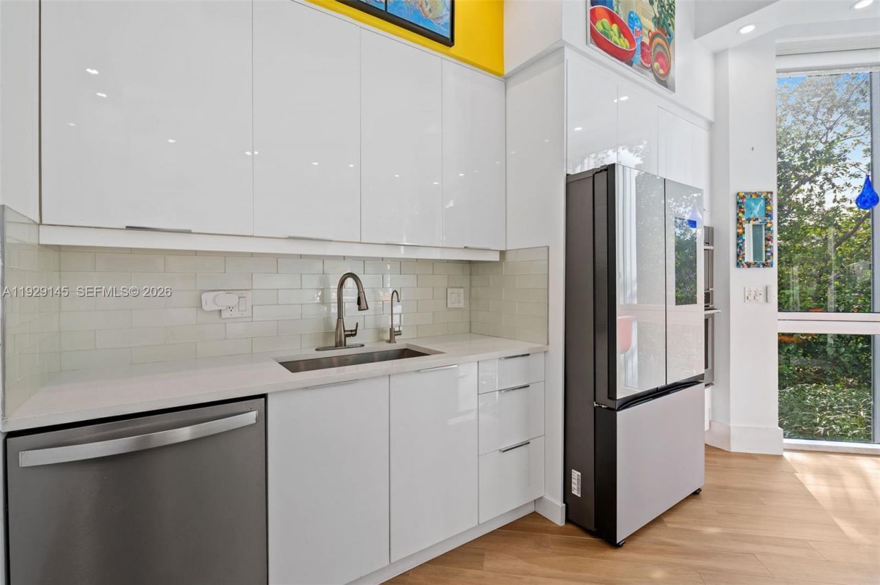 16400 Collins Ave, Unit TH-4, Sunny Isles Beach, FL 33160 Photo