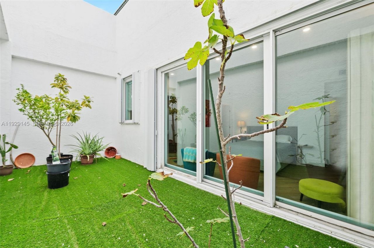 16400 Collins Ave, Unit TH-4, Sunny Isles Beach, FL 33160 Photo